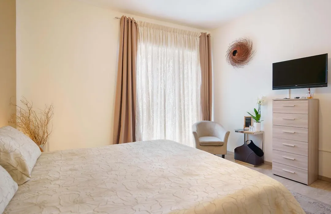 Montellinos Suite Tortora-1